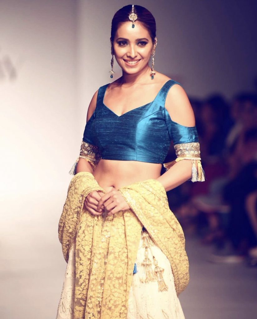 asha negi age