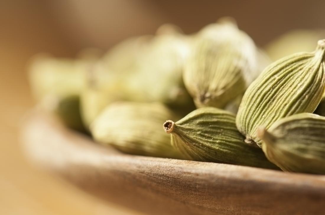 cardamom-fennel-seeds-for-breast-enhancement